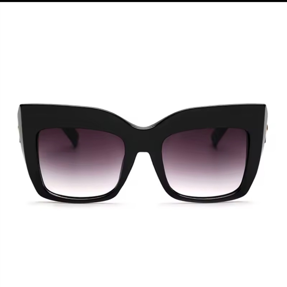 Glamorous Oversized Sunglasses